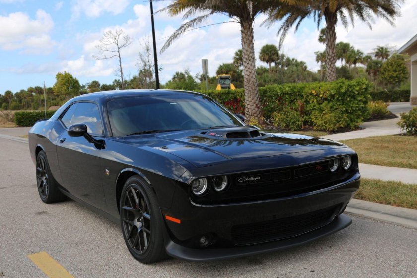 Dodge challenger 2017