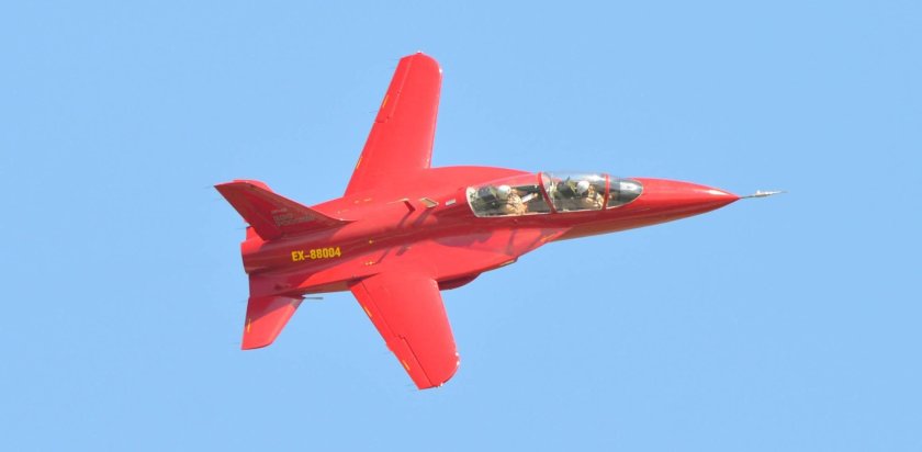 Ср-10 учебно-тренировочный реактивный самолет