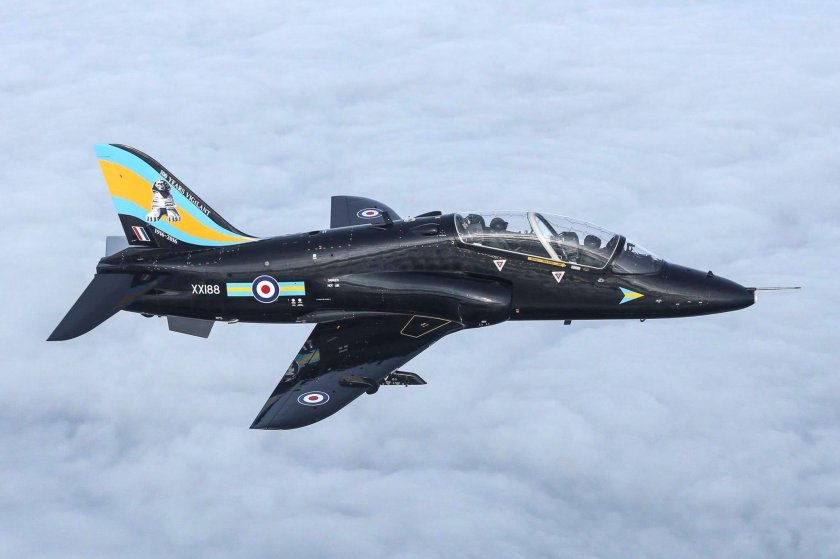 Bae Hawk t.1