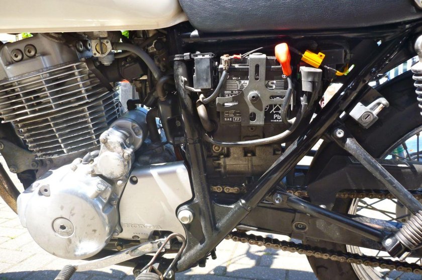 Хонда CB 400 SS