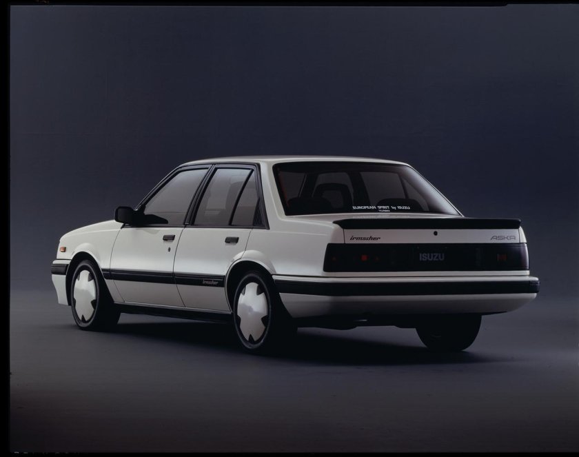 Isuzu Aska 1985