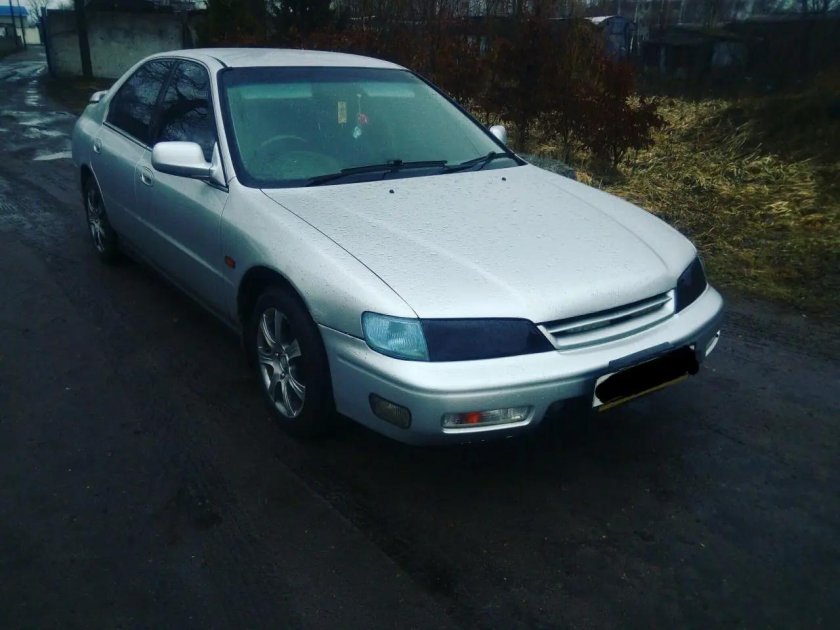 Исузу Аска 1994