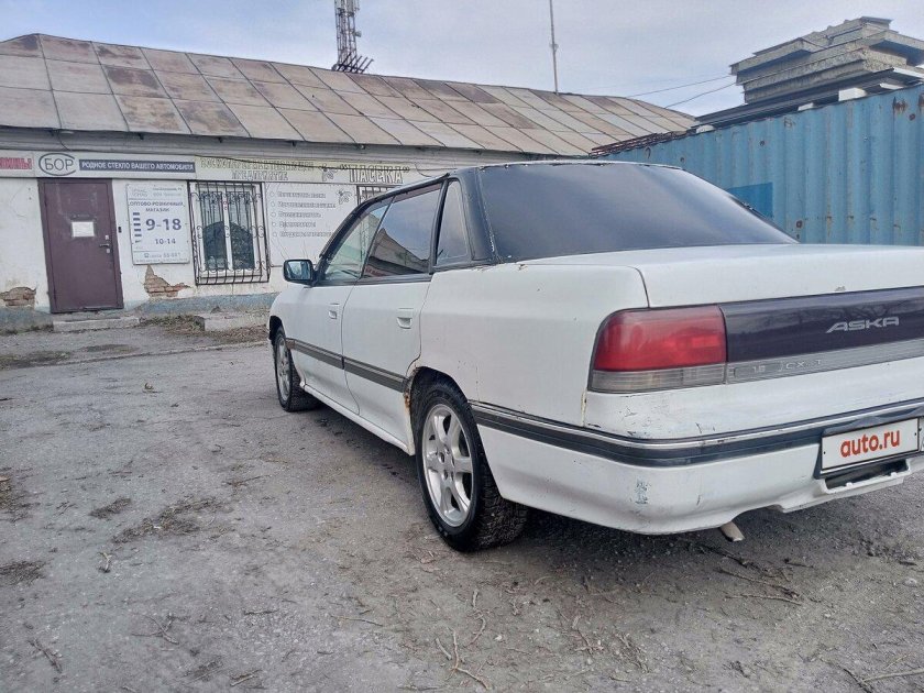 Subaru legacy 1993 седан