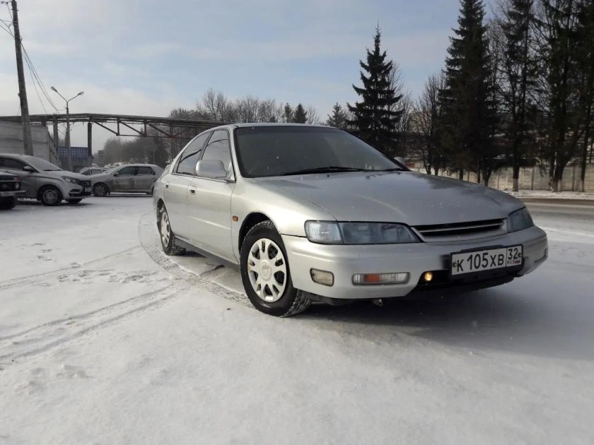 Исузу Аска 1994