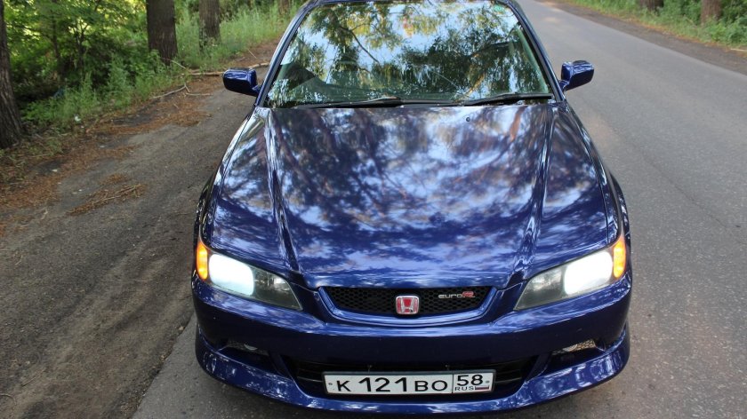 Исузу Аска 1999