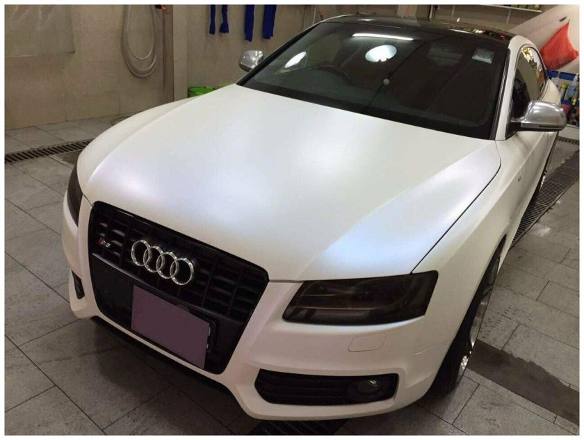 Матовая белая пленка на машину