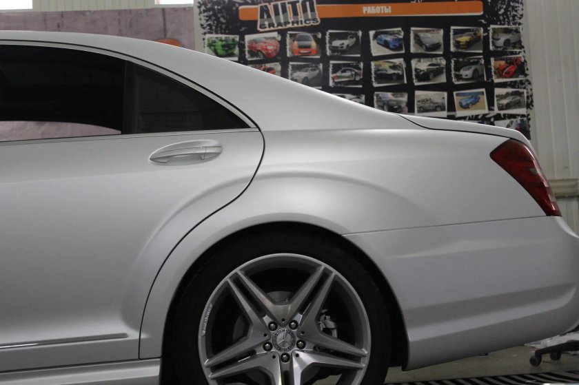 Белый матовый Мерседес