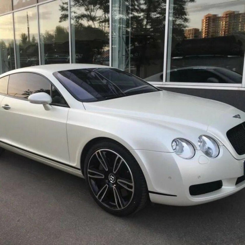 Бентли Континенталь жемчужного цвета