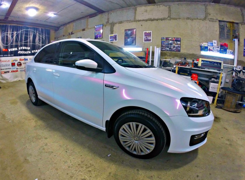 Volkswagen Polo перламутровый