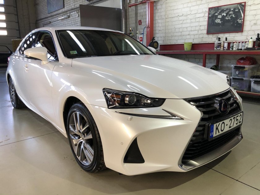 Лексус белый перламутр