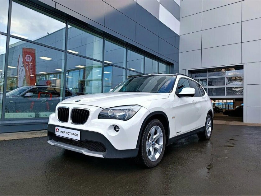 БМВ x1 белая