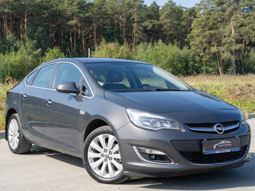 Opel astra j 2013 седан