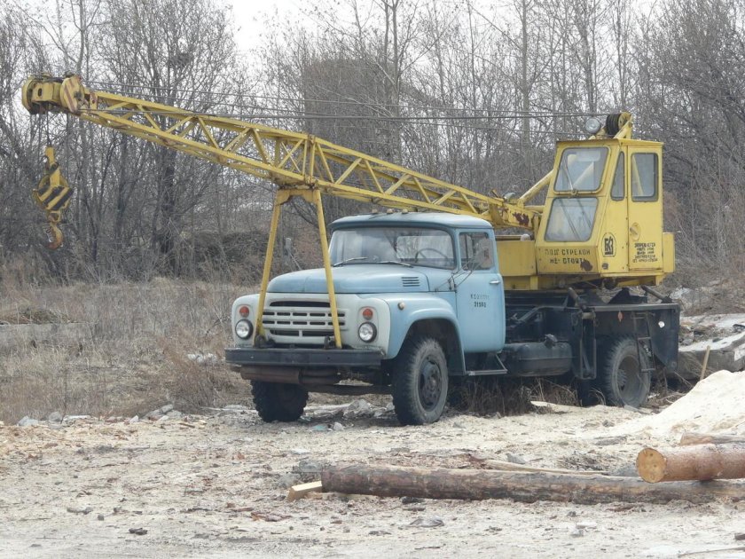 Автокран ЗИЛ-431412