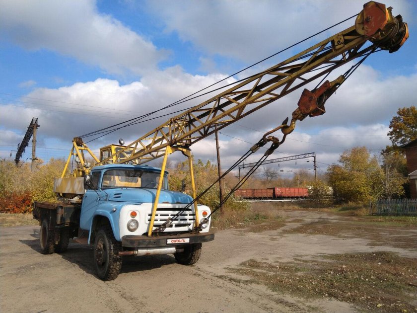 Автокран ЗИЛ-431412