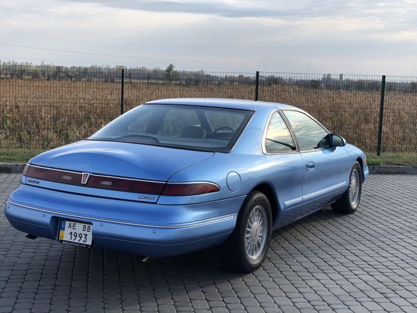 Lincoln Mark VIII