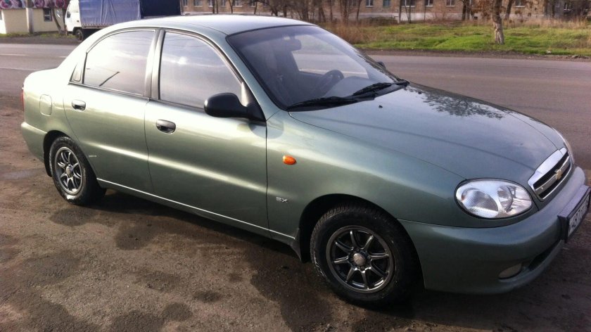 Оливковый Шевроле Ланос
