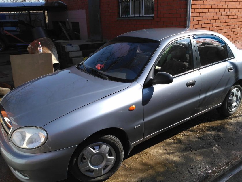 Chevrolet lanos 2008 год цвет серебристый
