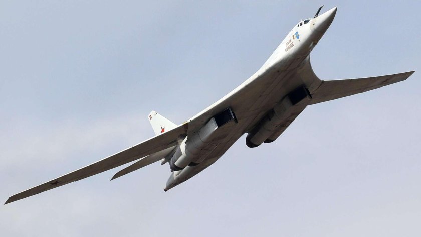 Стратегический сверхзвуковой ракетоносец-бомбардировщик ту-160