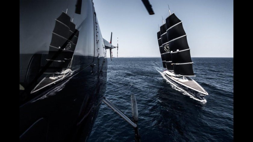 Яхта Бурлакова черная Жемчужина