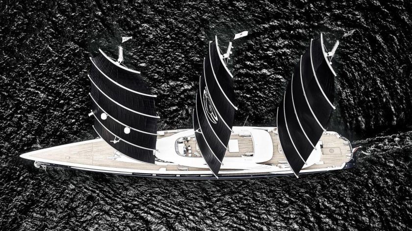 Олег Бурлаков яхта черная Жемчужина