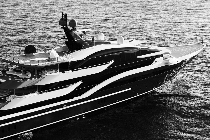 Красивая яхта