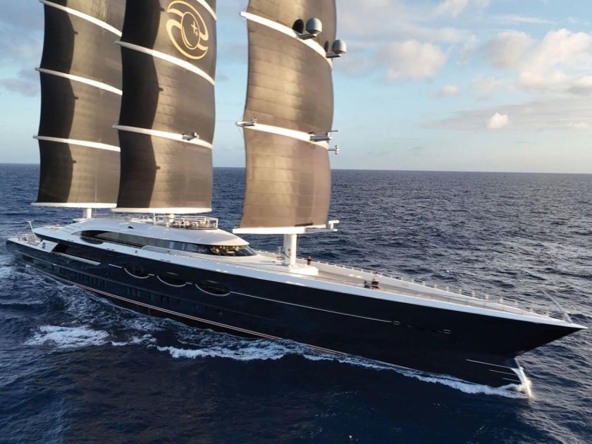 Парусная яхта черная жемчужина