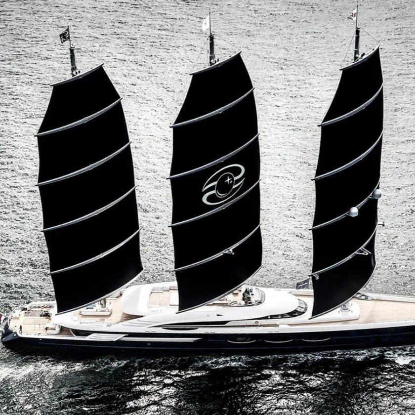 Олег Бурлаков яхта черная Жемчужина