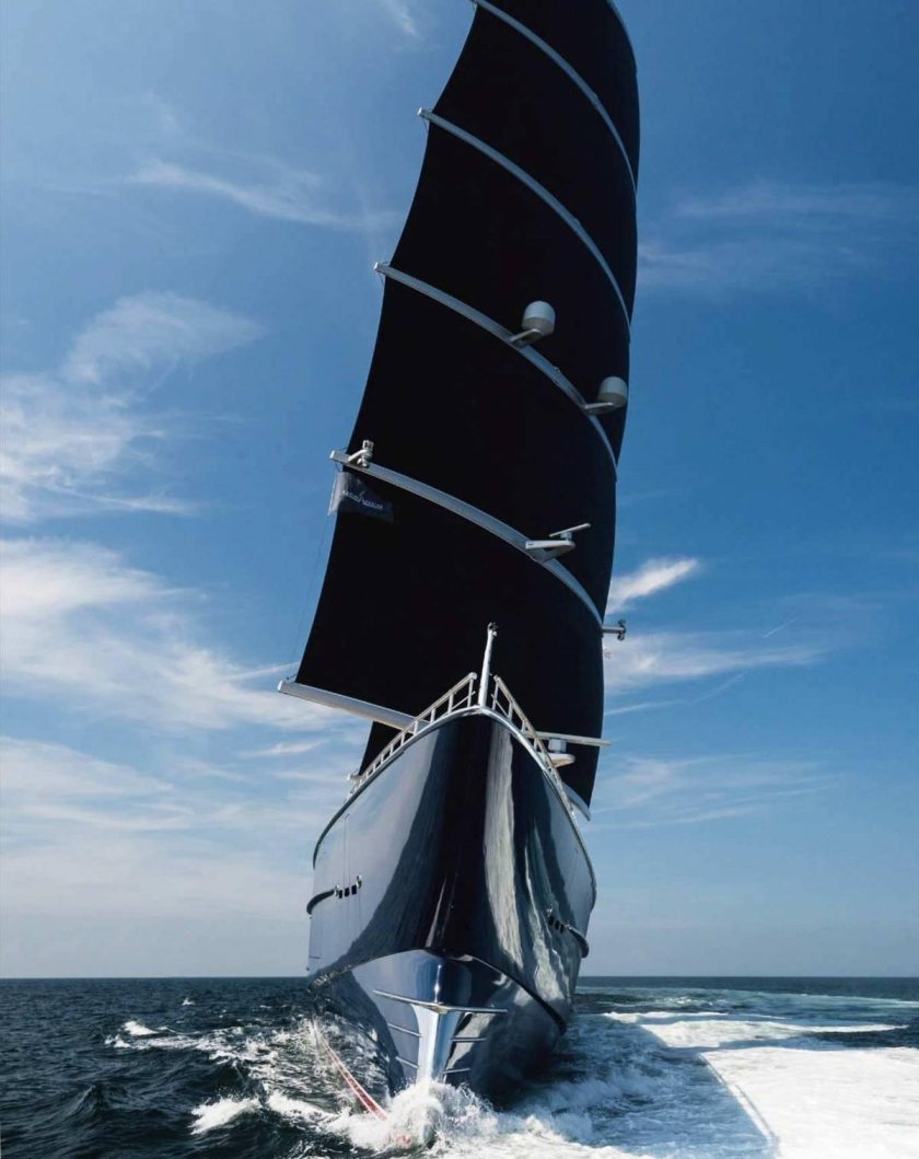 Яхта черная Жемчужина Black Pearl