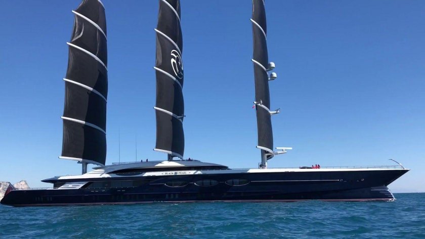 Олег Бурлаков яхта черная Жемчужина