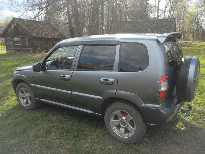 Нива Шевроле 2000г