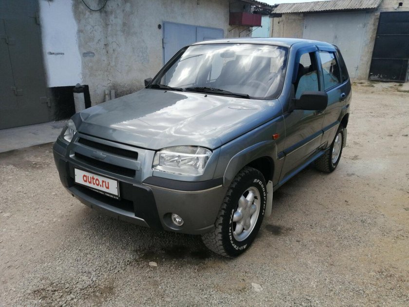 Chevrolet niva 2123 1.7 мт luxe