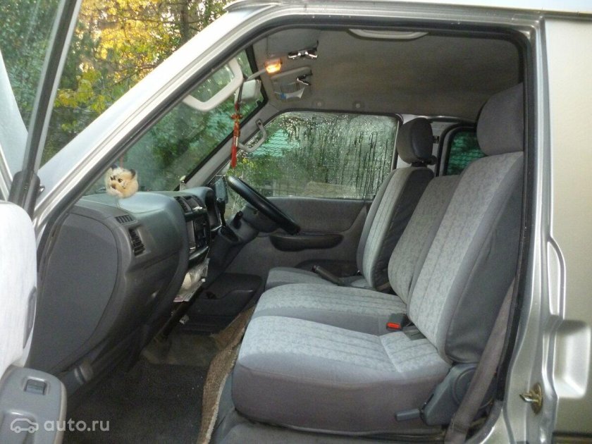 Ниссан Ванетте микроавтобус салон