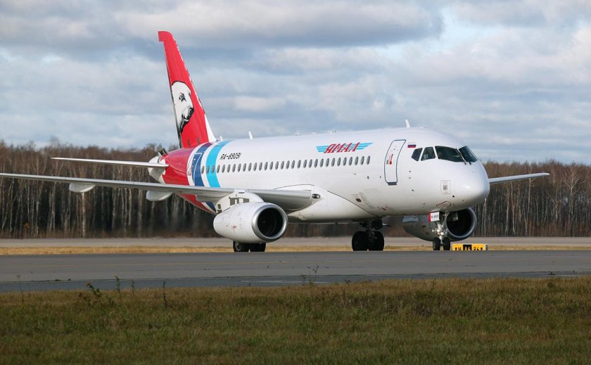 Sukhoi Superjet 100 авиакомпания Ямал