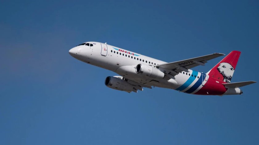 Sukhoi superjet 100 95 lr