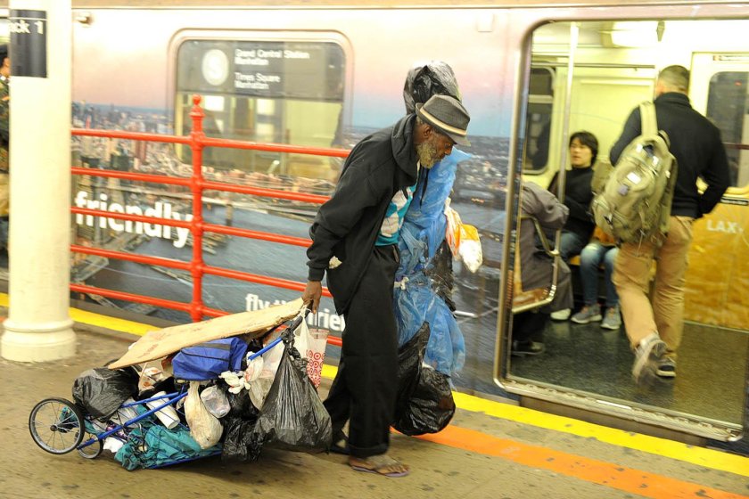 Метро Нью-Йорка бомжатник