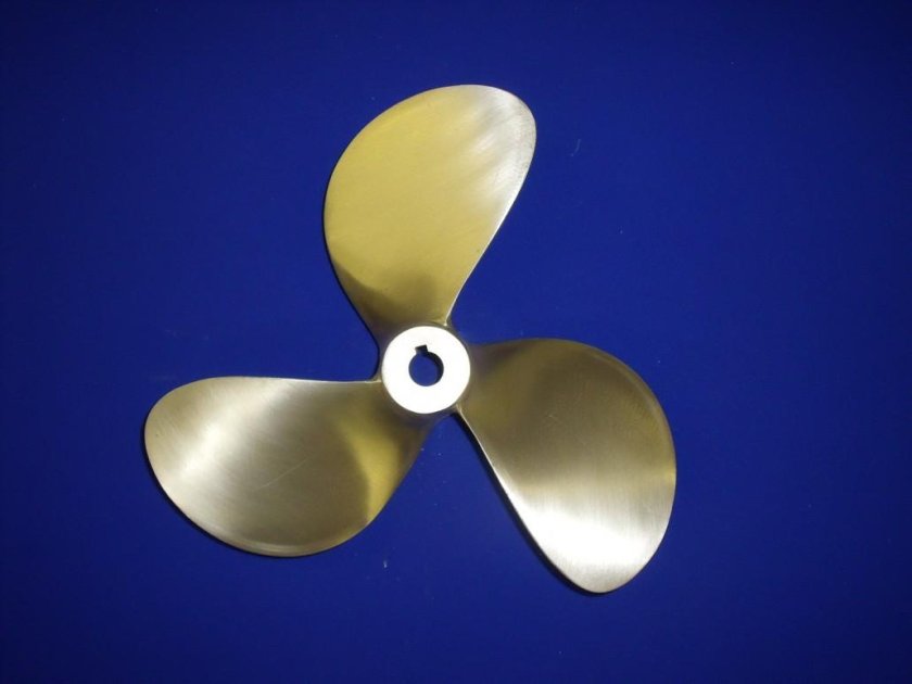 Винт гребной Clements 5x52