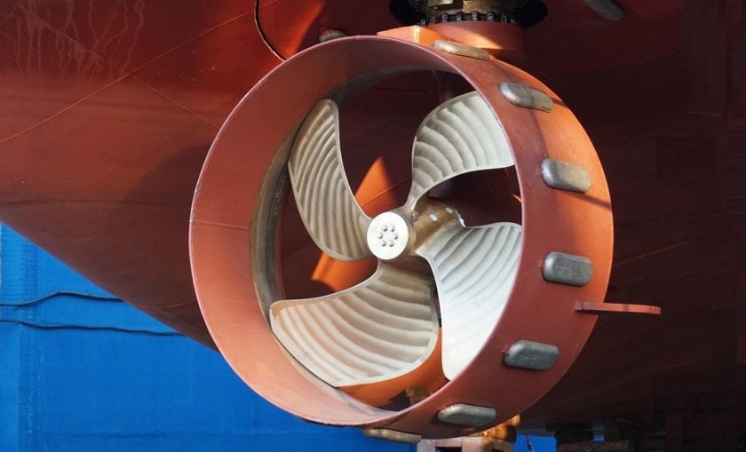 Винторулевые колонки Azimuth Thruster