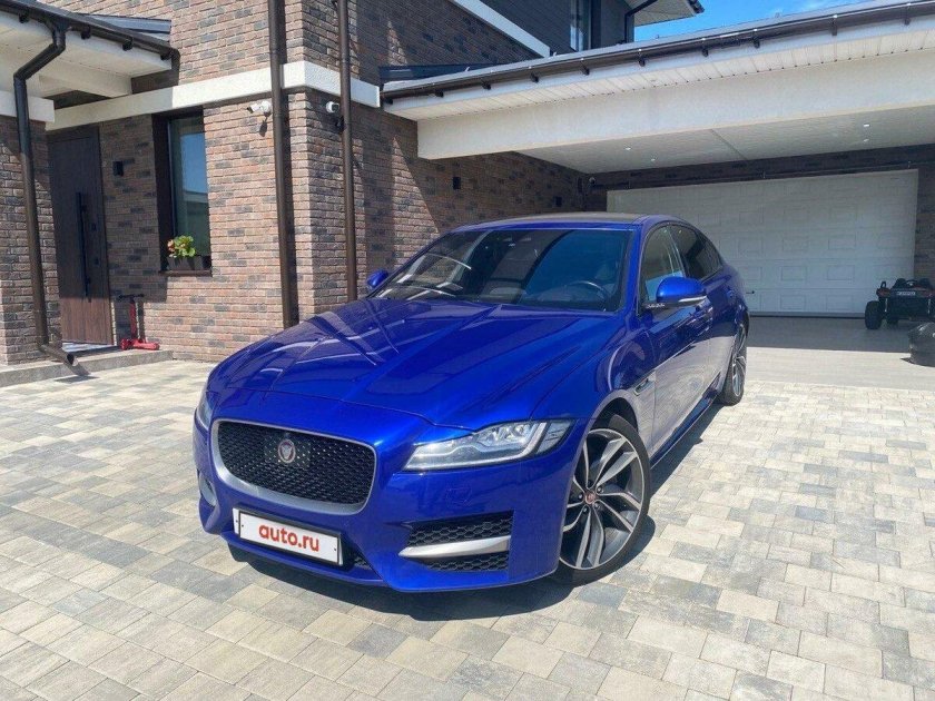 Ягуар синий