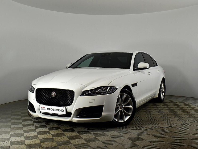 Ягуар XF 2018
