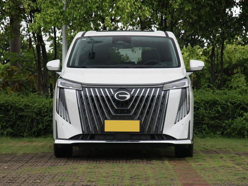 Минивэн GAC gm8