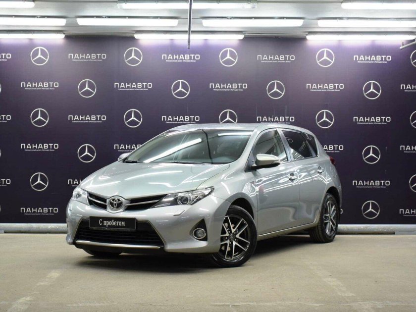 Тойота аурис 2014 года