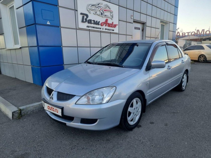 Митсубиси Лансер 2003 года