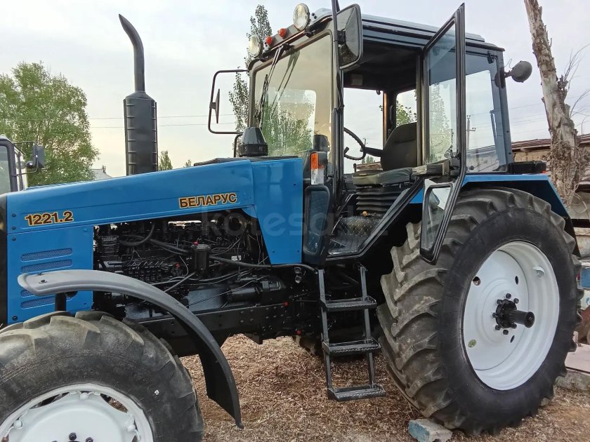 Трактор мтз 1221 2