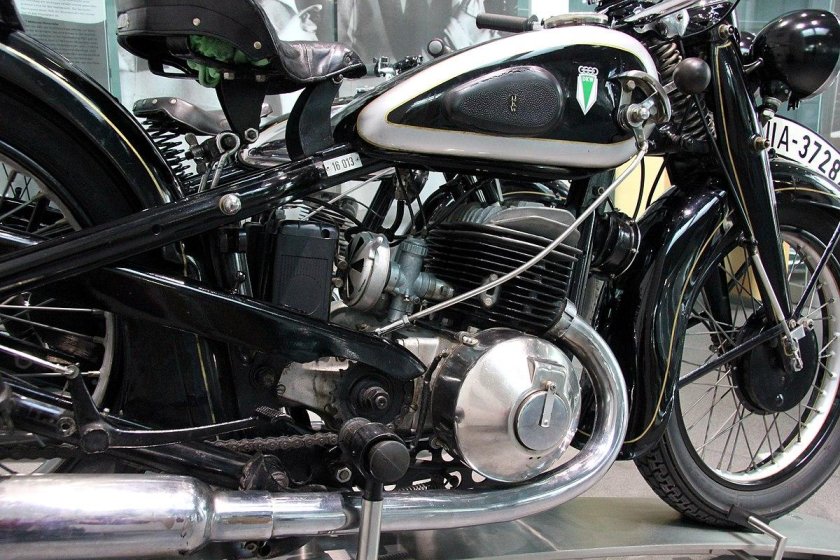 Мотоцикл ДКВ сб 500