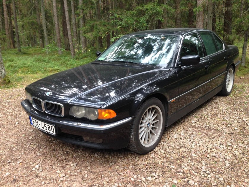 BMW 7 2001