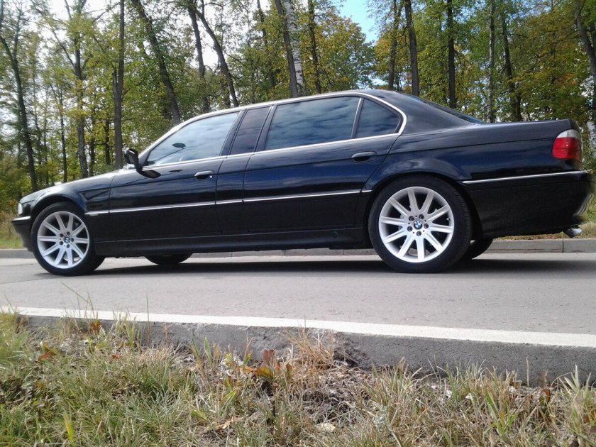 БМВ 750 l7