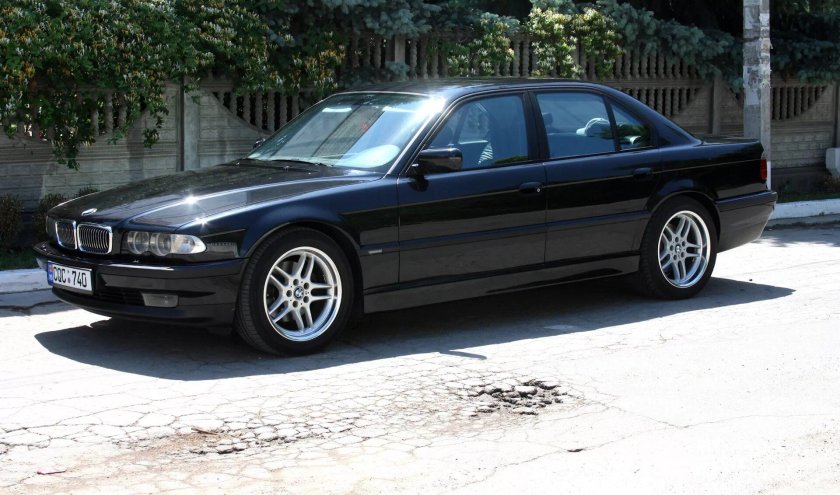 BMW 7 2000