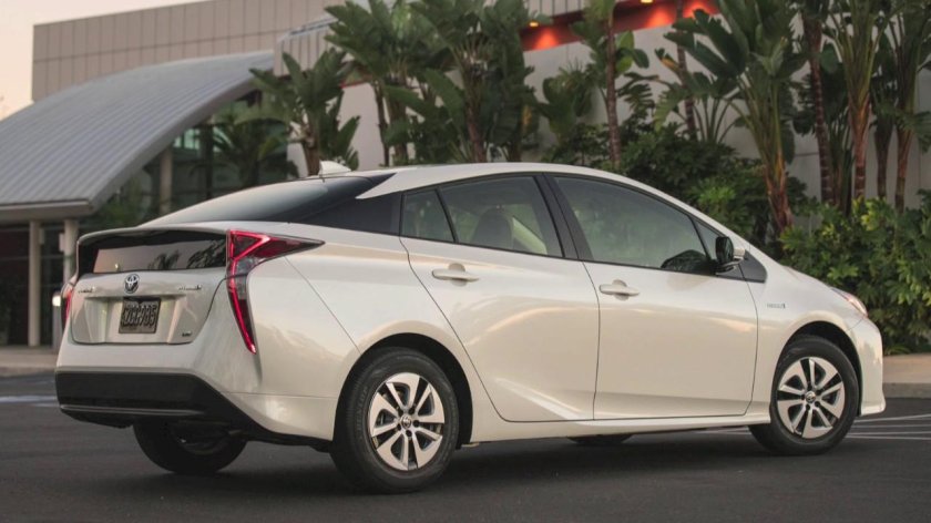 Toyota Prius Hybrid 2016