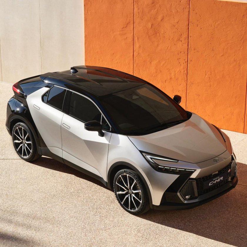 Тойота c-HR 2023