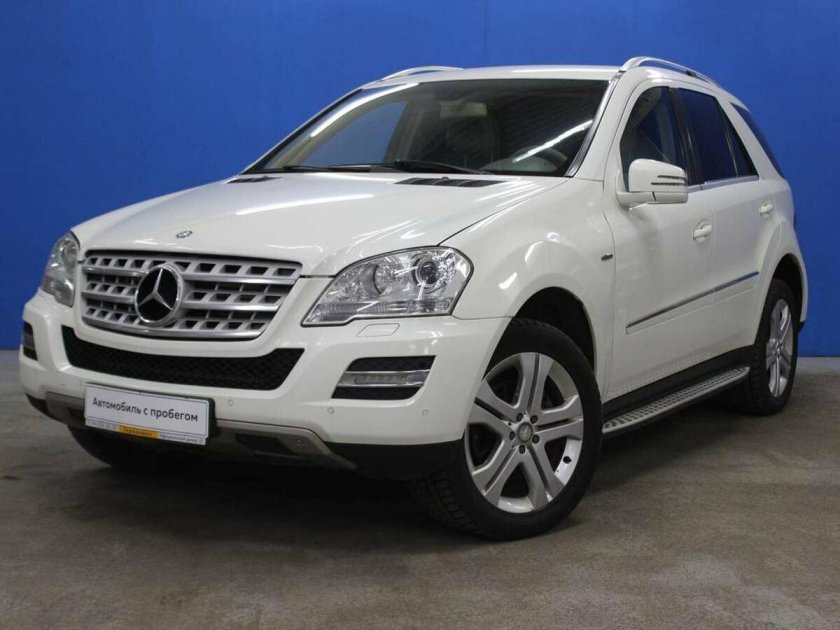 Белый Mercedes ml350 2008